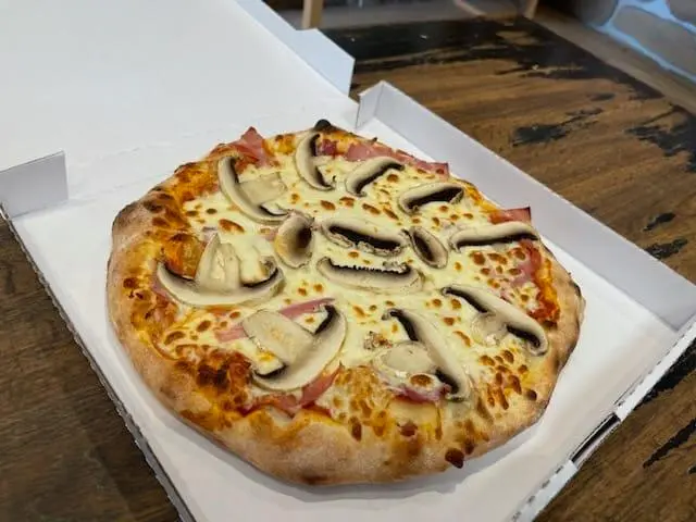 Pizza Reine artisanale - Yol'O Pizza Charleville-Mézières